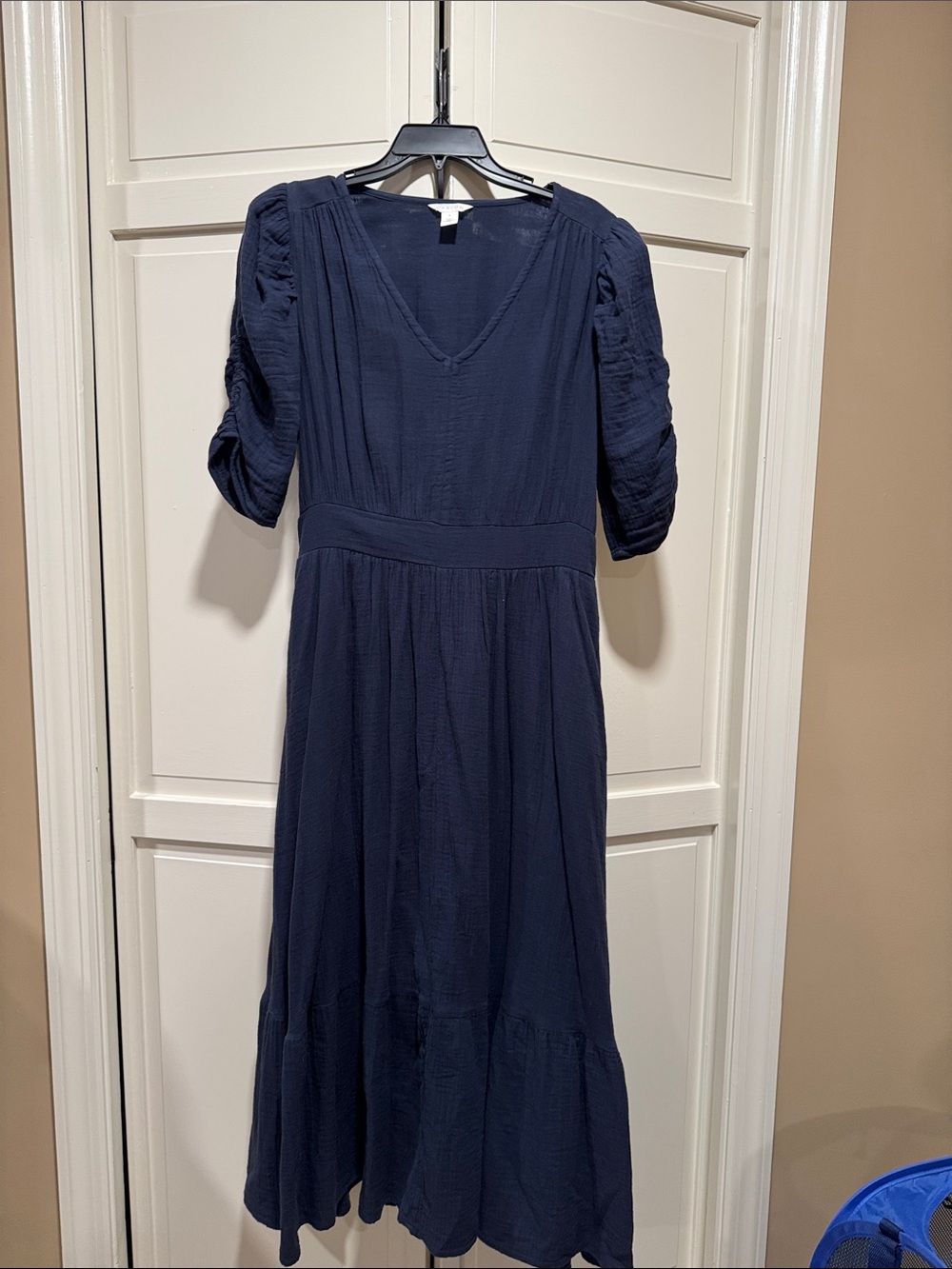 Caslon Navy V-Neck Midi Dress with Puff Sleeves